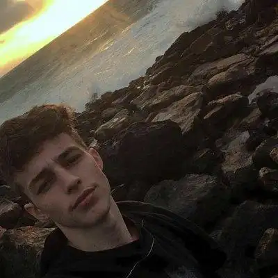 6686体育app铁牌作者Florence