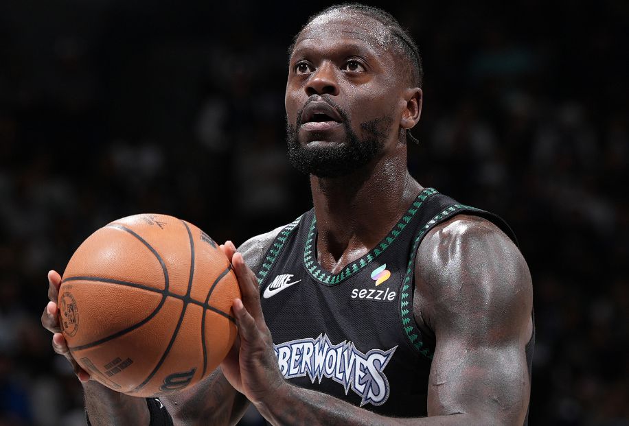 无力回天！兰德尔全场投射21中12，得到32分5板4助